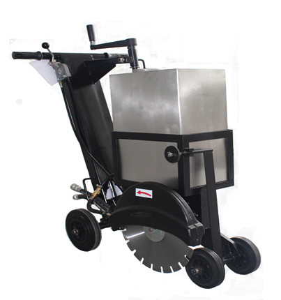 hydraulic concrete cutting saw with a saw cart
